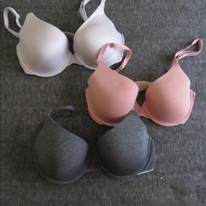 3 Victoria’s Secret T-Shirt Bras